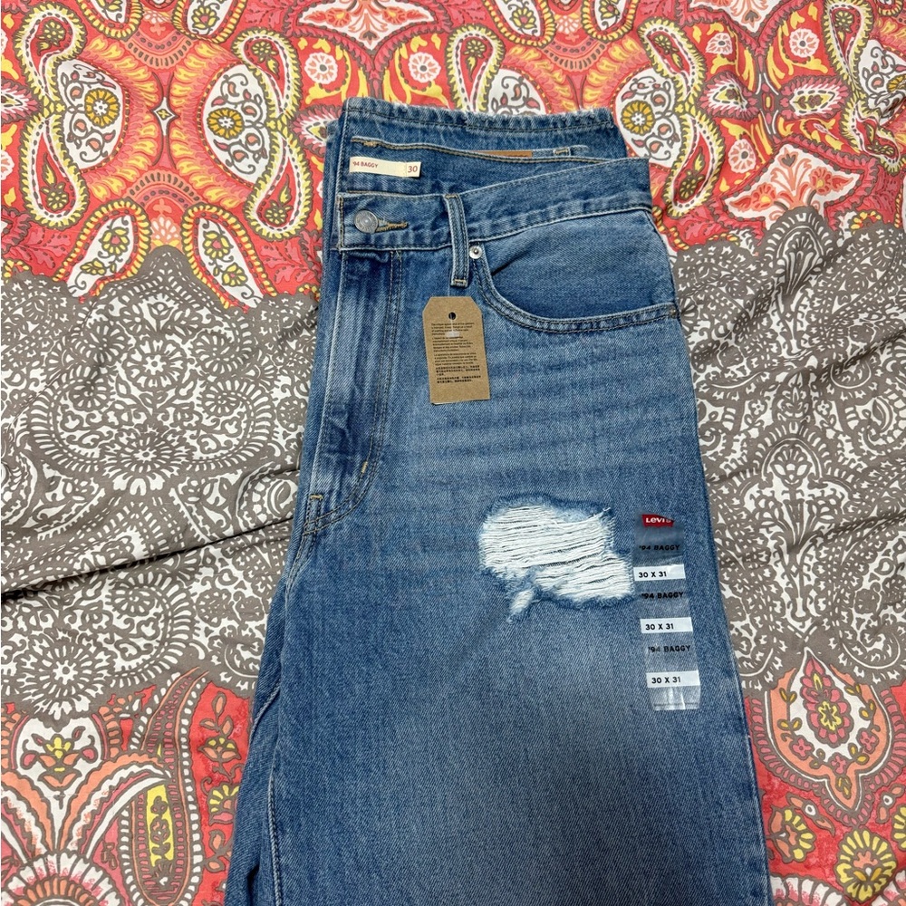 Levi's Women's Distressed ‘94 Baggy Jeans